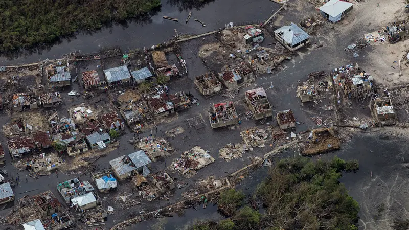 Badai Matthew kian memperburuk kondisi hidup warga Haiti, yang belum lagi pulih dari dampak gempa 2010 lalu.