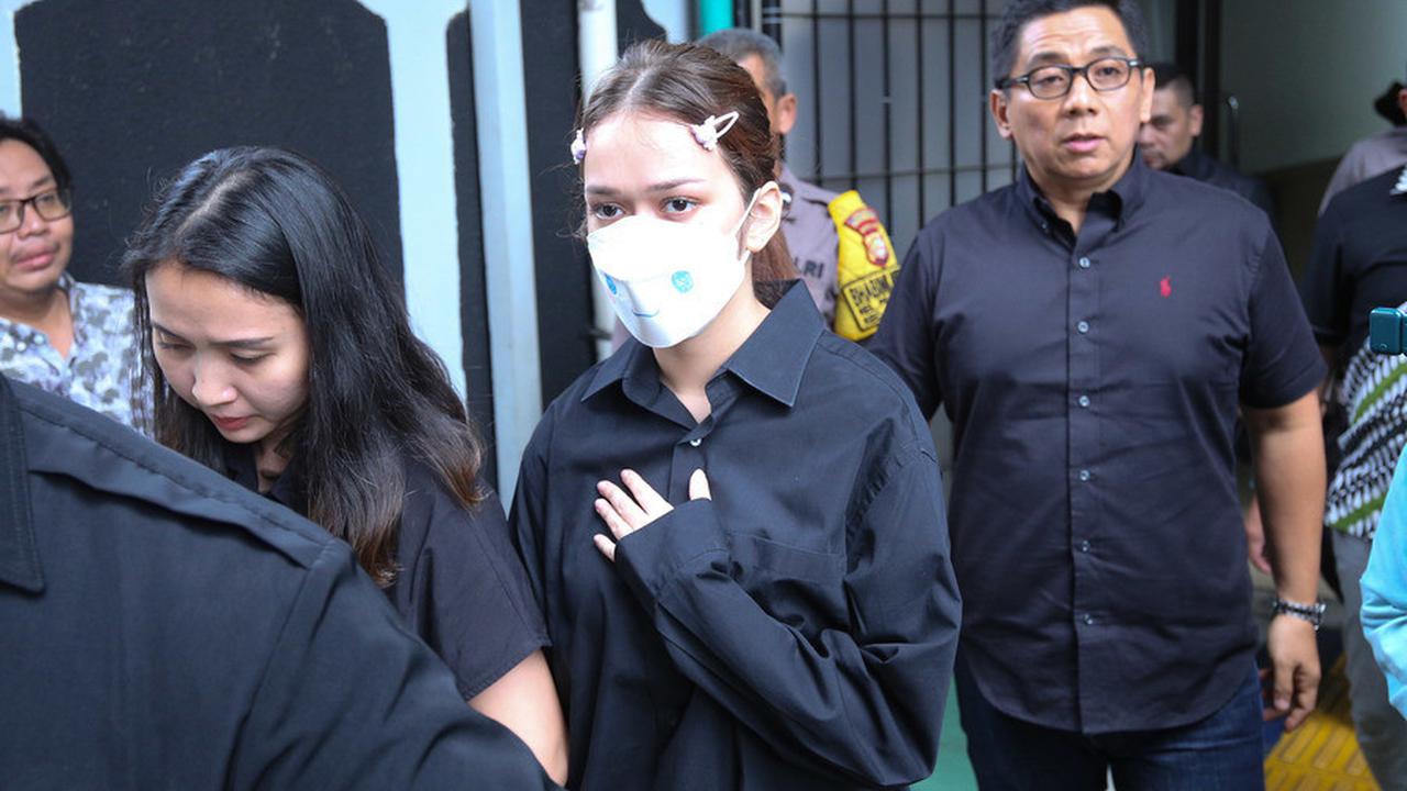 8 Potret Rebecca Klopper Puas di Persidangan Setelah Tersangka Penyebar Video Syur Dirinya Dihukum 3 Tahun