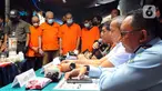 Karopenmas Divisi Humas Polri Brigjen Ahmad Ramadhan menyampaikan keterangan saat konferensi pers kasus rumah industri narkoba di pemukiman padat penduduk Kampung Rawa, Johar Baru, Jakarta Pusat, Selasa (7/2/2023). Polisi mengungkap laboratorium pembuatan narkotika jenis ekstasi dan menetapkan empat tersangka dalam kasus ini. (merdeka.com/Imam Buhori)
