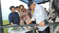 Wakil Menteri Agraria dan Tata Ruang/Kepala Badan Pertanahan Nasional (ATR/BPN) Raja Juli Antoni melakukan kunjungan kerja ke Ibu kota Nusantara (IKN) di Kabupaten Panajam Paser Utara, Kalimantan Timur. Adapun dia bersama Menko Polhukam Mahfud Md, Menteri PUPR Basuki Hadimuljono, Imam Besar Masjid Istiqlal Nasaruddin Umar. (Foto: Istimewa).