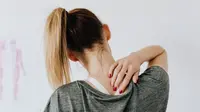 Kebiasaan-kebiasaan kecil berikut ternyata berpengaruh buruk terhadap postur tubuh/copyright pexels/Photo By: Kaboompics.com