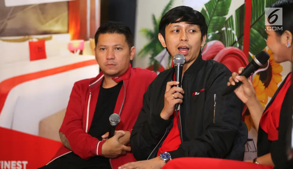 Marketing Director RedDoorz Indonesia, Sandy Maulana memberi paparan melalui Program Tenaga Kerja Impian di Jakarta, Kamis (22/8/2019). Program tersebut mengajak para milenial menikmati keindahan Indonesia dan membagikan pengalaman unik tersebut melalui media sosial. (Liputan6.com/Fery Pradolo)