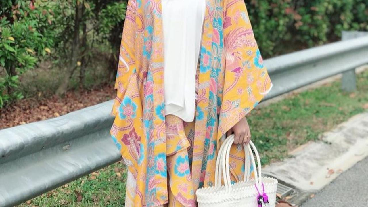 Tampil Menawan di Kondangan dengan 5 Gaya Batik untuk Wanita Berhijab, Wajib Coba!