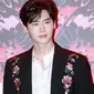 Lee Jong Suk (Instagram/jongsuk0206)