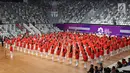 Atlet, pelatih dan official kontingen Indonesia untuk Asian Games 2018 saat upacara pengukuhan di Istora Senayan, Jakarta, Minggu (5/8). Upacara pengukuhan dipimpin Menko PMK Puan Maharani. (Liputan6.com/Helmi Fithriansyah)