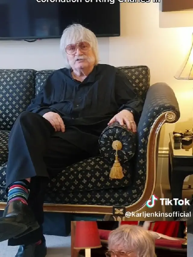 Klarifikasi Sir Karl Jenkins, disebut sebagai Meghan Markle yang lagi menyamar. (TikTok/ karljenkinsofficial)