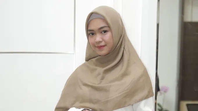 Hanya di JICOMFEST, Mak Beti dan Ria Ricis Jadi Bahan Roasting Raditya Dika