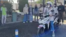 Peserta AO Mekaar PNM mengikuti safety riding di Garut, Jawa Barat (13/02/2022). Safety riding yang digelar PT Permodalan Nasional Madani (PNM) melalui afiliasinya PT Mitra Utama Madani merupakan bentuk kepedulian terhadap keselamatan kerja  Account Officer (AO) PNM Mekaar. (Liputan6.com/HO/PNM)