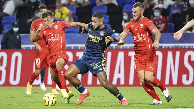 Memphis Depay Tak Berkutik, Lyon Ditahan Imbang Nimes