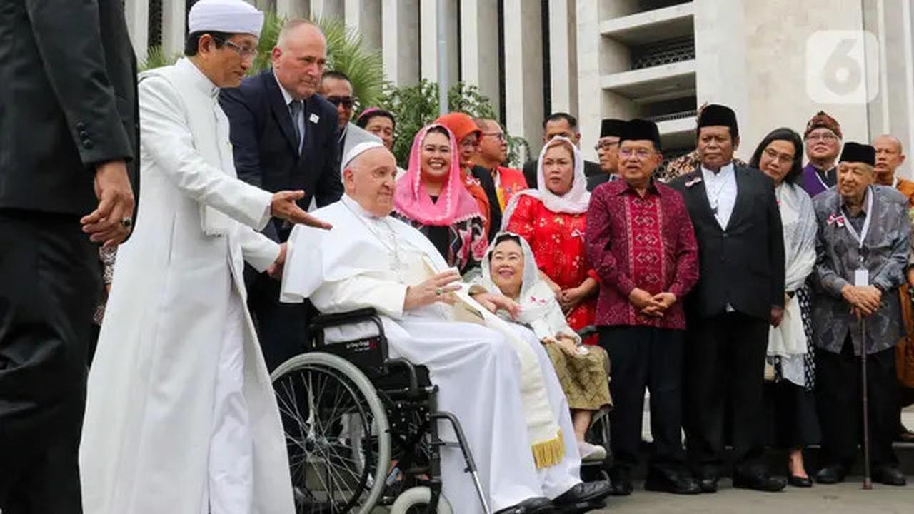 Kesederhanaan Paus Fransiskus: Contoh yang Layak Jadi Keteladanan