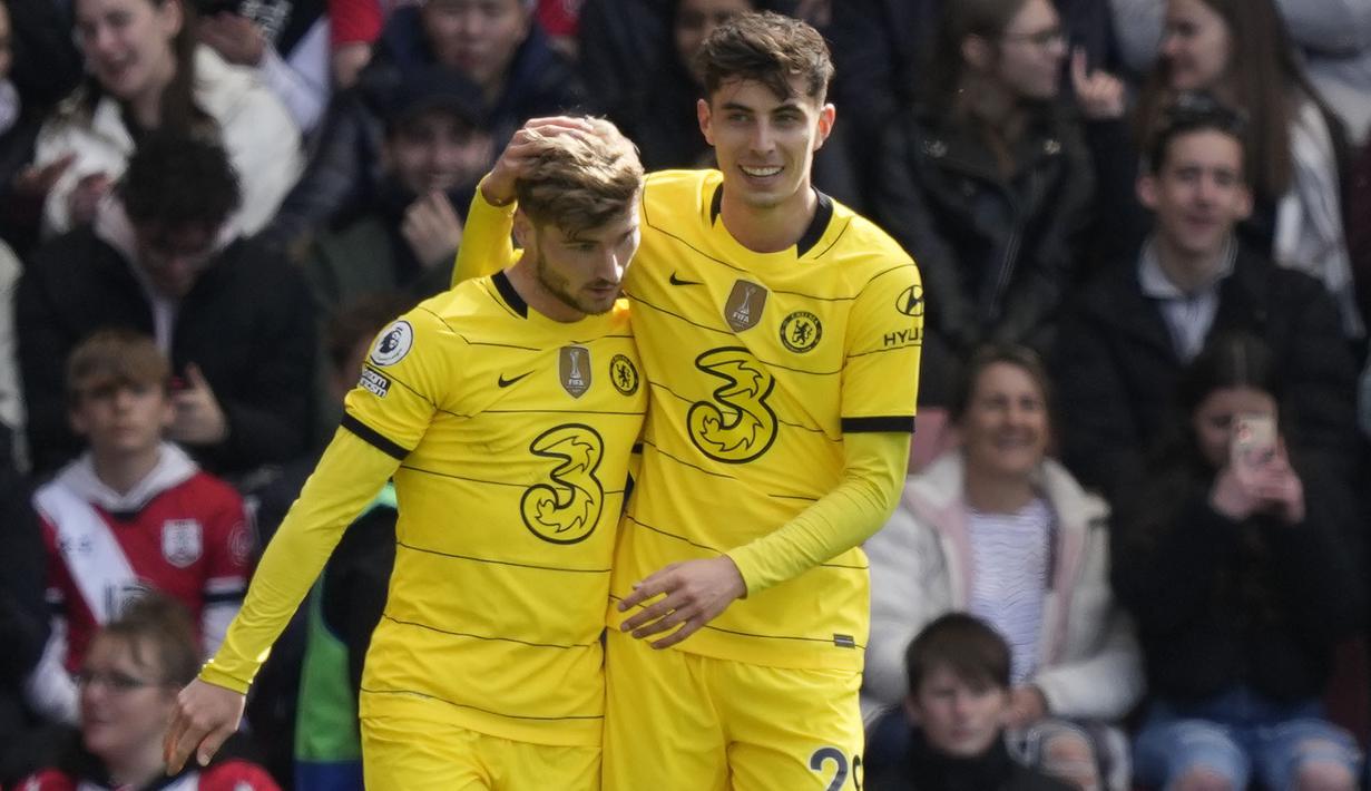 Werner kembali berkontribusi atas gol keempat Chelsea. Ia berhasil melepaskan tembakan namun berhasil dipatahkan Forster. Bola muntahannya kemudian jatuh ke kaki Kai Havertz dan tanpa kesulitan gelandang Jerman tersebut membobol gawang tuan rumah. (AP/Frank Augstein)