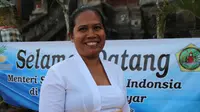 Berkebaya Putih, Ni Balik Sekar Bangga Telah Mandiri