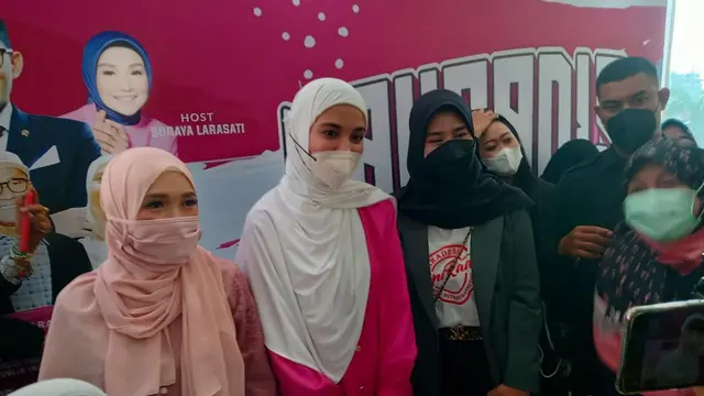 Shireen Sungkar saat acara MAKSADIS (Emak-Emak Sadar Bisnis) di kawasan Kuningan, Jakarta Selatan, Jumat (10/12/2021).