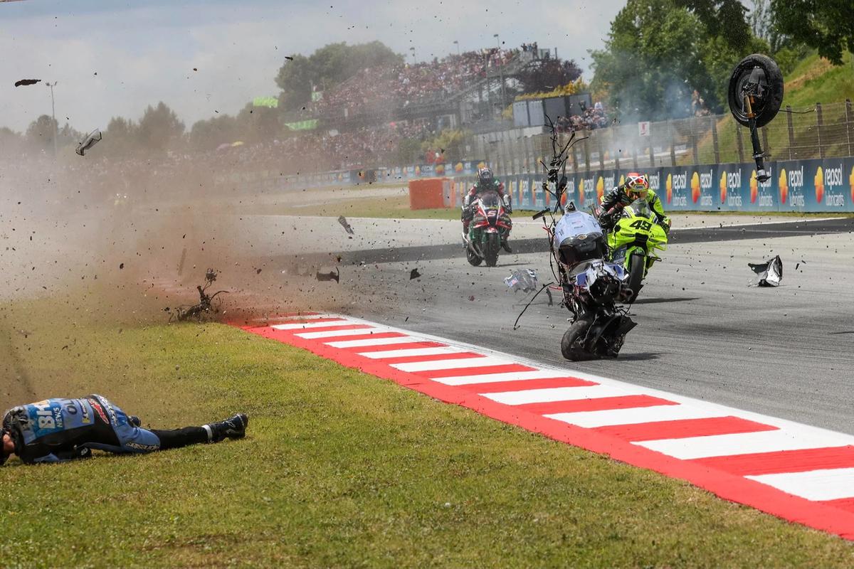 FOTO: Detik Detik Alex Marquez Terlempar dalam Kecelakaan Horor MotoGP Catalunya 2026