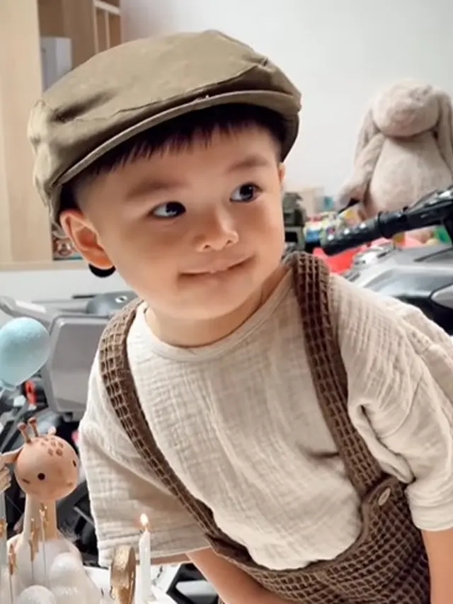 Glenn Alinskie momong Dante (Instagram/glennalinskie)