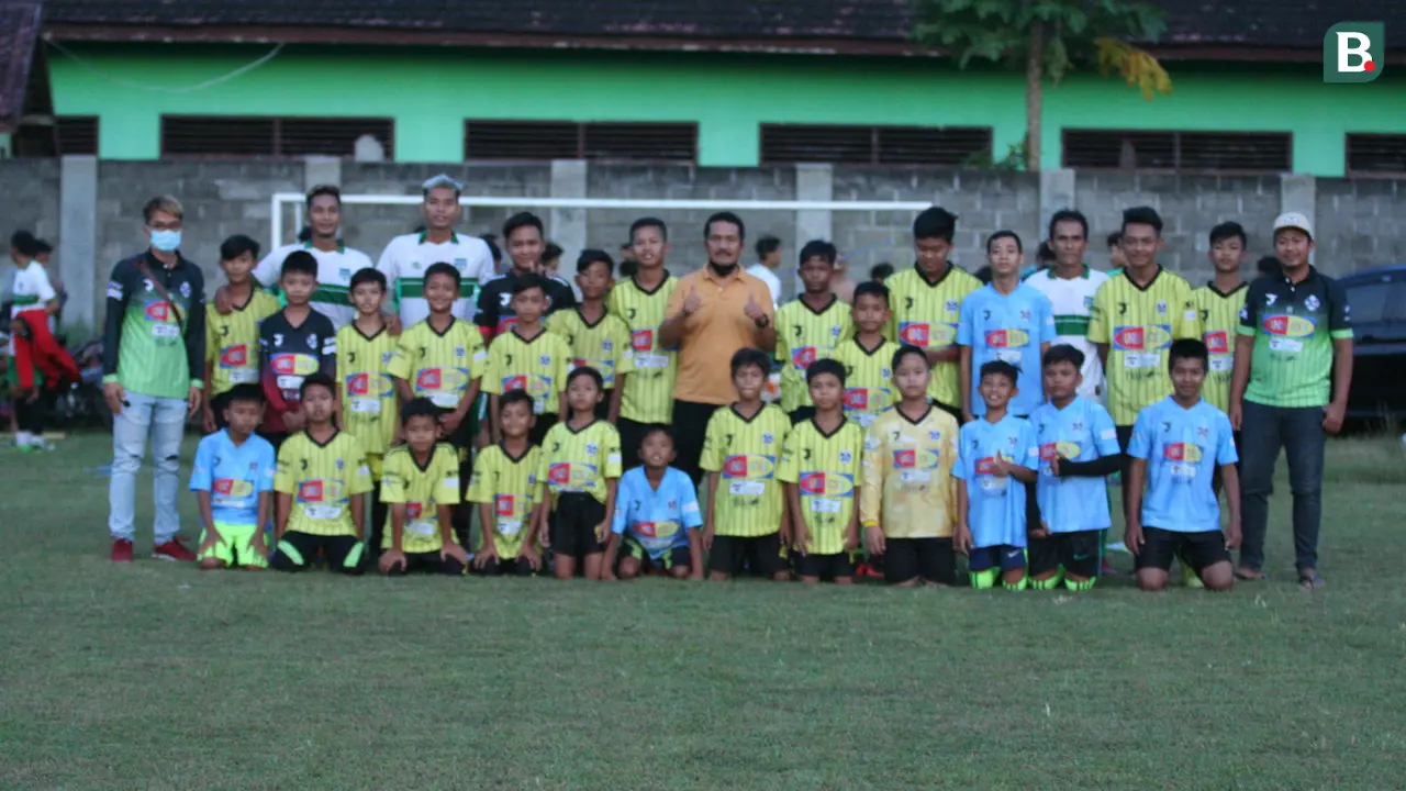 Regas FC, Pesepak Bola Kediri
