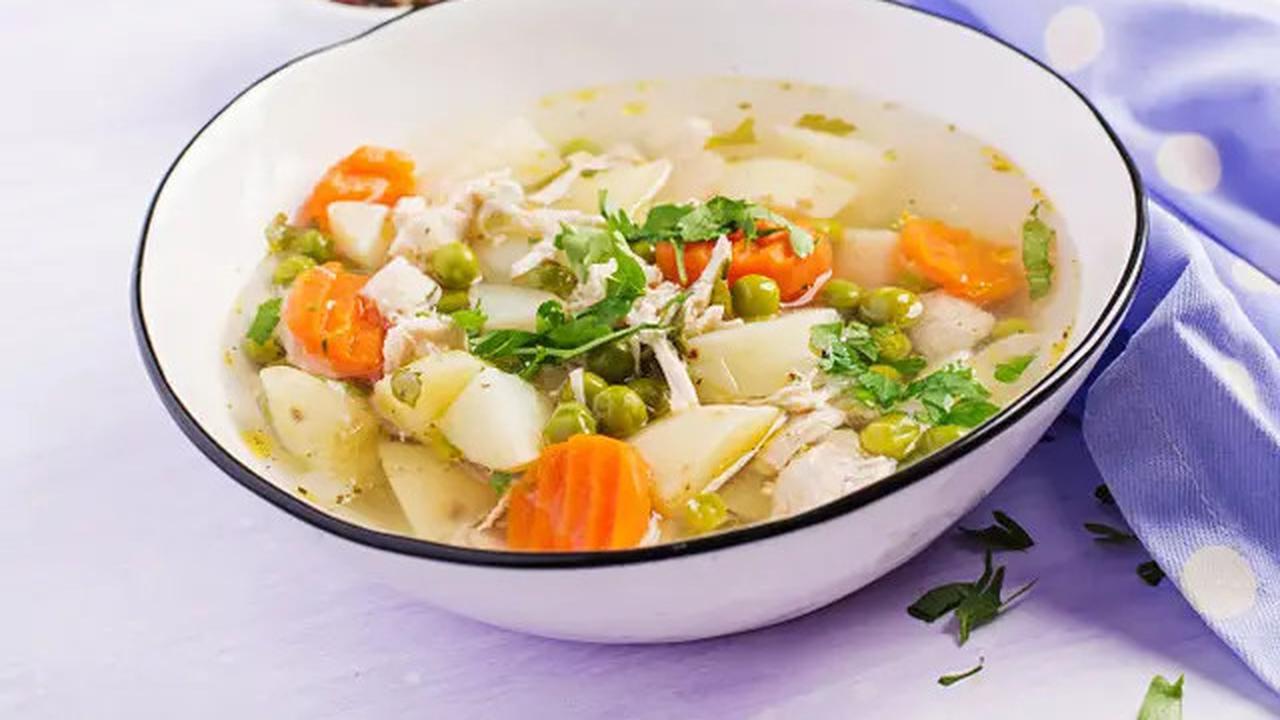 Resep Sup Ayam Sehat: 3 Variasi Lezat &amp; Rendah Lemak Cocok untuk Buka Puasa