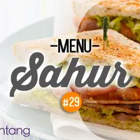 Nggak mau ribet cari rest area saat makan sahur? Bawa 6 makanan ini saat mudik!| (Digital Imaging: Muhammad Iqbal Nurfajri)