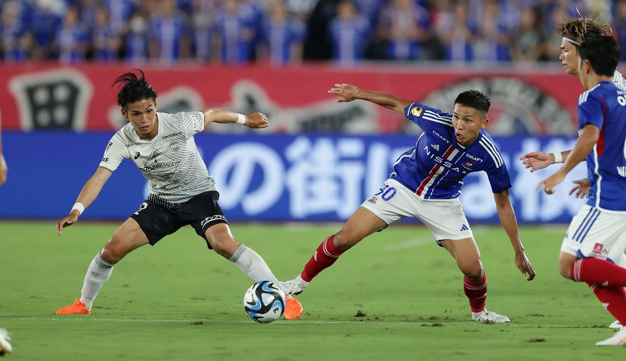 Menarik untuk ditunggu hasil dua laga yang melibatkan pemuncak klasemen sementara, Vissel Kobe menghadapi Kashima Antlers dan sang penghuni posisi kedua, Yokohama F. Marinos menghadapi Hokkaido Consadole Sapporo yang akan sama-sama ditayangkan langsung secara gratis melalui kanal YouTube J.League Internasional pada Sabtu, 21 Oktober 2023 mulai pukul 12.00 WIB. (J.LEAGUE)