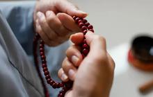 Menghadapi Orang Sakaratul Maut dalam Islam, Dampingi Talqin hingga Bacakan Doa
