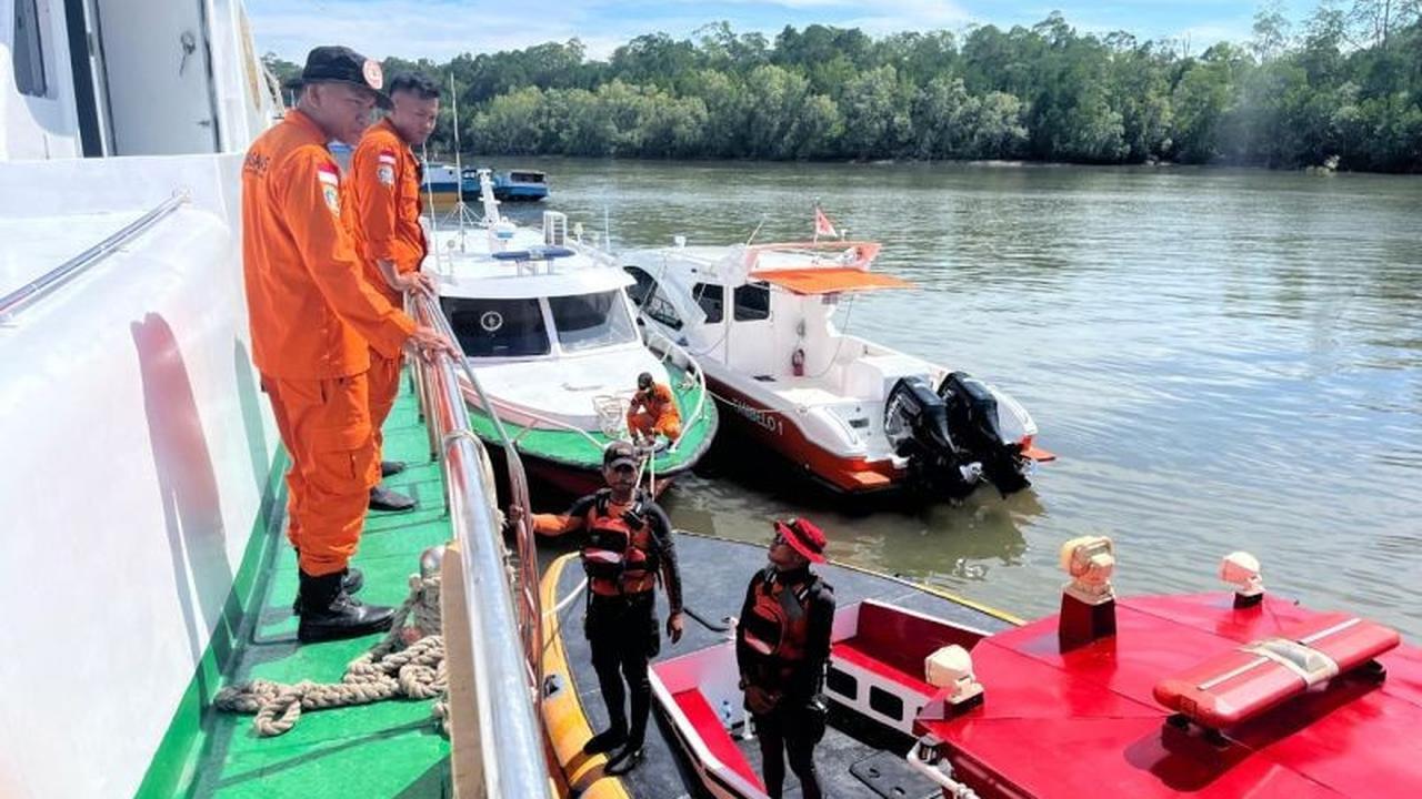 SAR Timika Berhasil Evakuasi Korban KM Jaya Baru yang Tenggelam di Muara Pomako