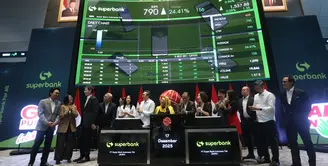 PT Super Bank Indonesia Tbk (IDX: SUPA; “Superbank”), bank dengan layanan digital yang didukung oleh Grab, Emtek, Singtel, KakaoBank, dan GXS, hari ini resmi mencatatkan saham perdananya di Bursa Efek Indonesia (IDX).  [Fimela/Budy Santoso]