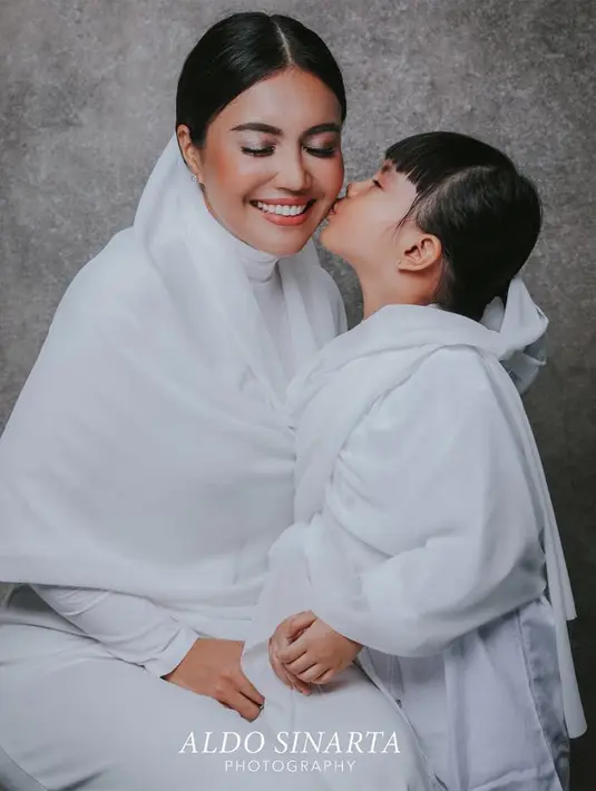 Denada dan Shakira Aurum