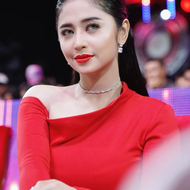 Dewi Perssik Unggah Foto Jadul Saat Nikah Dengan Saipul Jamil Ada Apa Showbiz Liputan6 Com