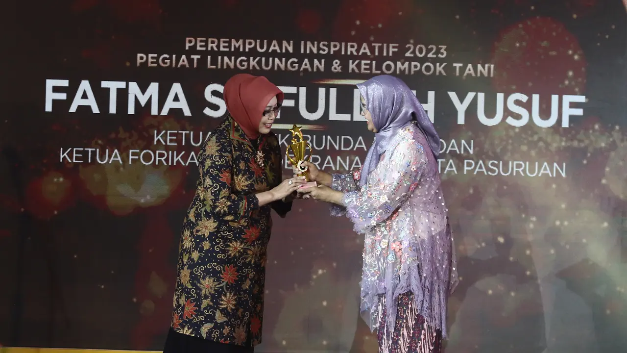 Fokus pada Dunia Pendidikan, Bunda Fatma Raih Penghargaan Perempuan Inspiratif di Festival 6