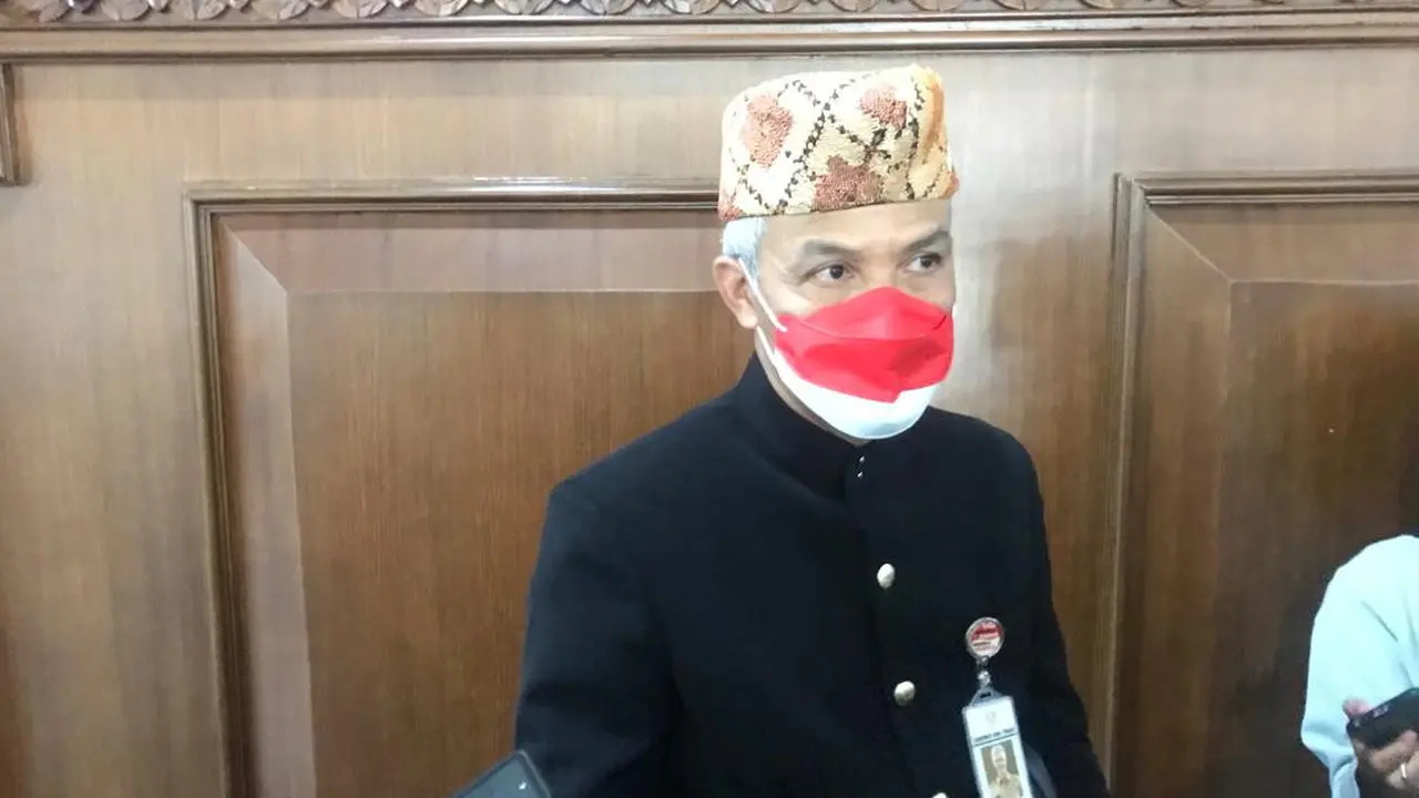 Foto Gubernur Jawa Tengah, saat di temui di graha dhika kota Semarang