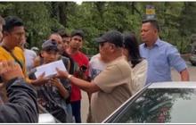 Momen Fadlul Efendi Sultan Padang Beri THR untuk Pemuda Penjaga di Sitinjau Lauik Ini Viral, Curi Perhatian