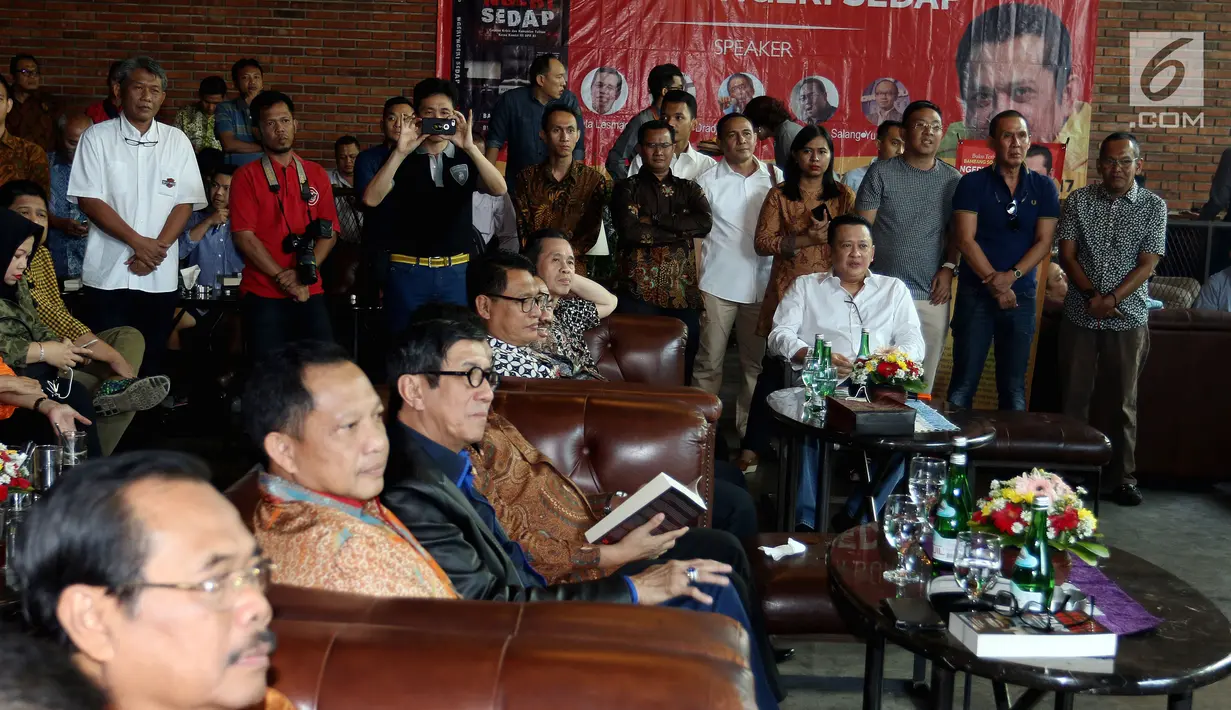 Suasana saat Politikus Partai Golkar Bambang Soesatyo meluncurkan buku ke-13 berjudul Ngeri-Ngeri Sedap di Jakarta, Minggu (10/9). (Liputan6.com/Johan Tallo)