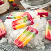 Resep es gabus pelangi santan./Copyright shutterstock.com/id/g/bhofack2