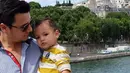 Christian Sugiono dan si buah hati berlibur di Paris. (Photo : Instagram)