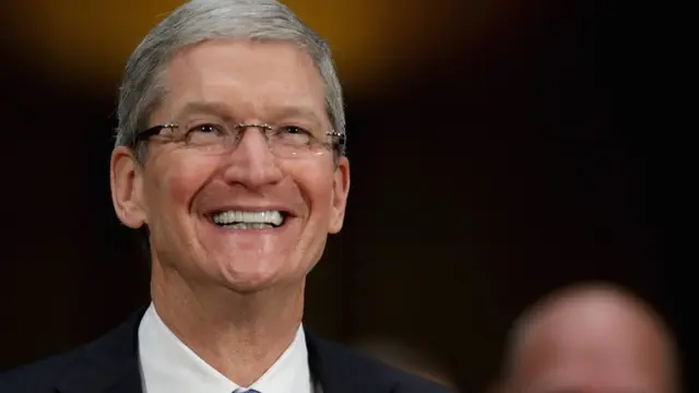 Demi Amal, Tim Cook Dilelang Untuk Makan Siang