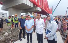 Jokowi Ajak Respati-Astrid Jalan Sore di Simpang Joglo