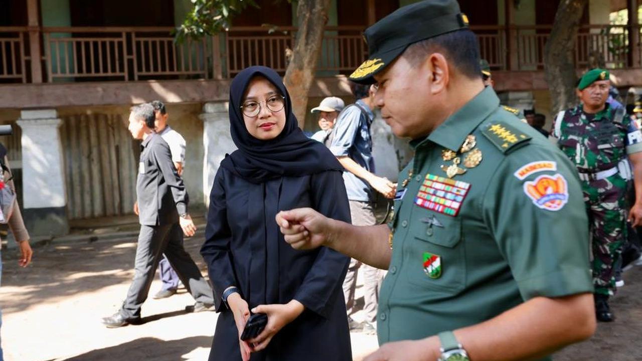 Pada perkembangannya, gedung itu kemudian diambil alih oleh Kantor Dagang Inggris pada abad ke-18.&nbsp;