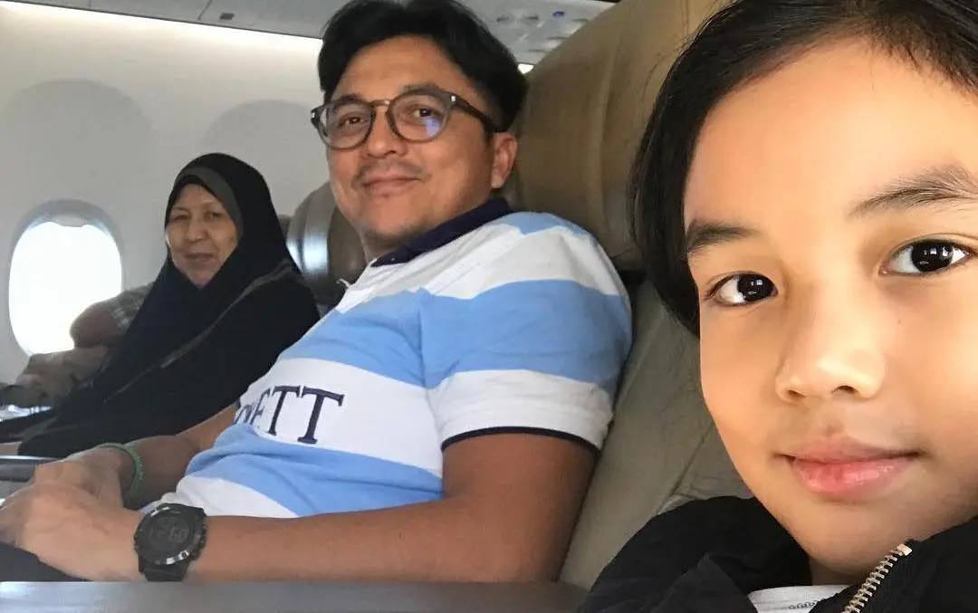 Engku Emran bawa orangtuanya ke Jakarta menemui keluarga Laudya Cynthia Bella.