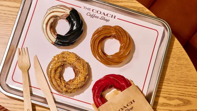 Kemewahan Mode Lewat Secangkir Kopi di Coach Coffee Shop Permanen, Singapura