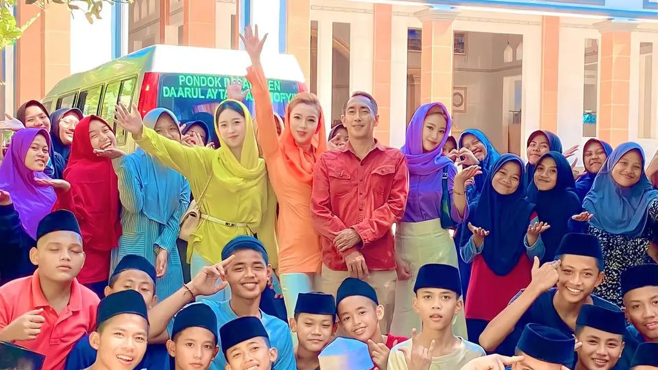 Selebgram Heni Tania (ist)