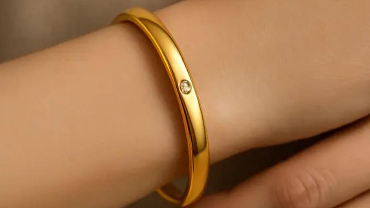 Rekomendasi Gelang Emas Bulat Polos Terbaru 2025, 6 Model Cantik untuk Usia 50 Tahun ke Atas