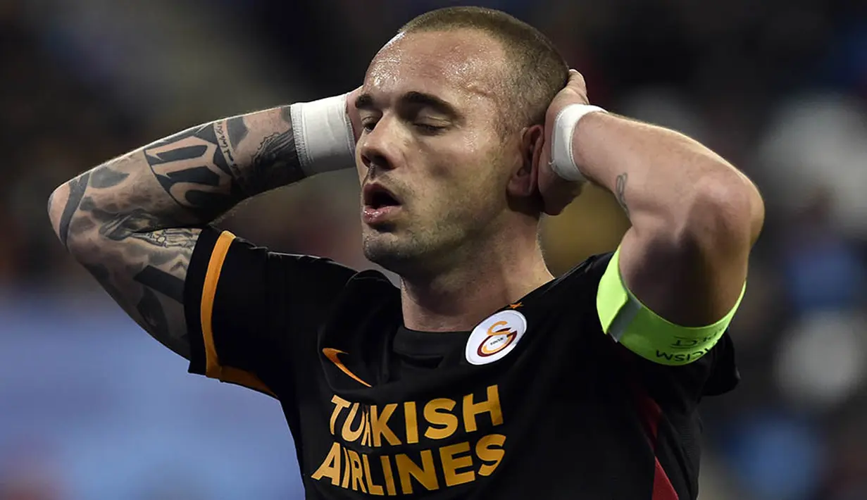 1. Wesley Sneijder, keduanya pernah bekerjasama dan sukses meraih Liga Champions saat di Inter Milan. Mou membutuhkan gelandang serang Belanda ini sebagai kreator serangan. (AFP/Gerard Julien) 
