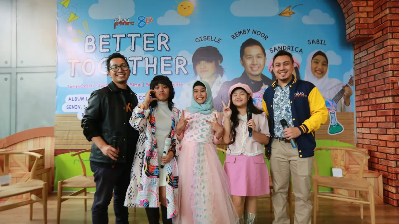 Album musik bertajuk Better Together berisi lagu-lagu untuk anak.