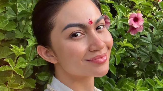 Tetap Lembap dan Cerah, Ternyata Ini Perawatan Bibir Ariel Tatum yang Selalu Dilakukannya Sebelum Tidur