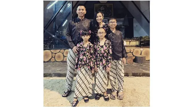 Nah ini dia momen kebersamaan Azrul Ananda dan keluarga