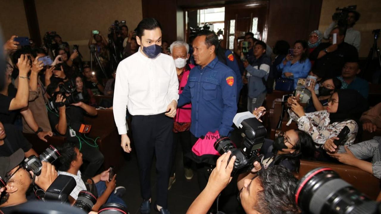VIDEO: Adik Harvey Moeis Bongkar Sifat Sandra Dewi Urusan Duit Jajan di Sidang Korupsi