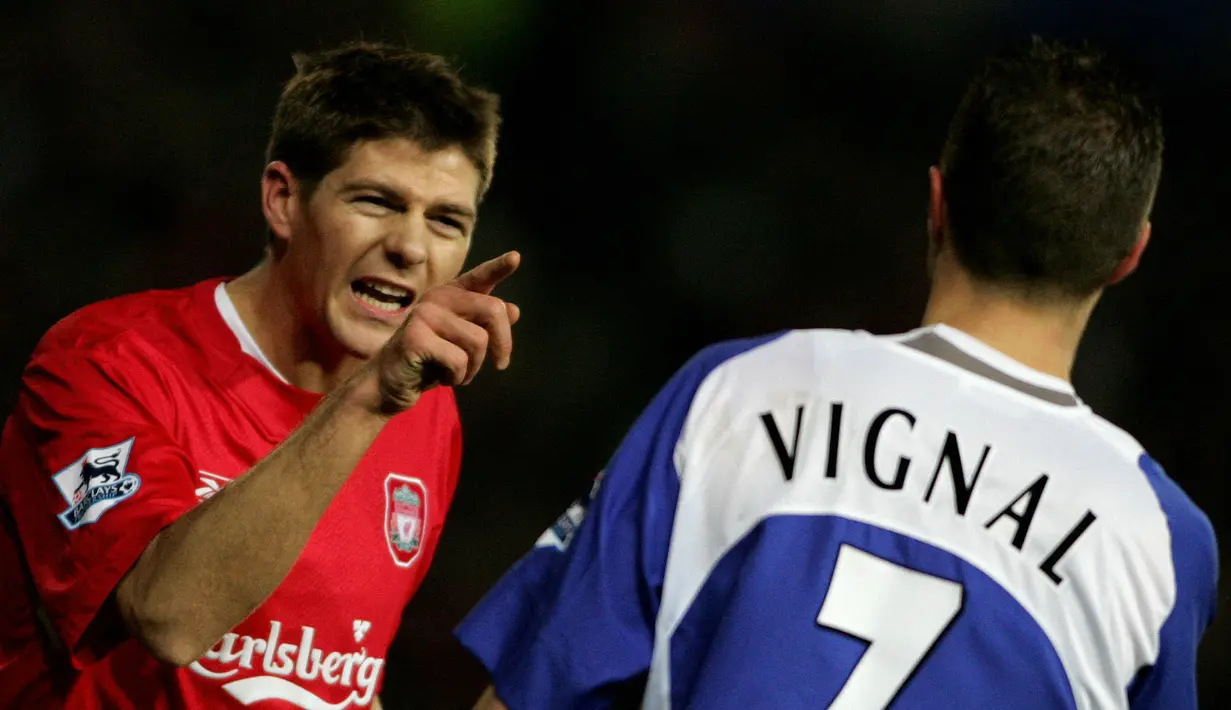 Gerrard mungkin hanya memenangkan tiga trofi besar sebagai kapten, tetapi tanpa dia di lapangan, Liverpool tak akan dipandang. Yang membuatnya menjadi kapten yang benar-benar hebat adalah teladannya. (Foto: AFP/Carl De Souza)