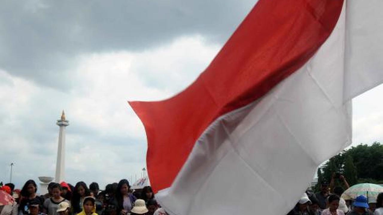 Jemaat GKI &amp; HKBP Natalan di depan Istana Presiden