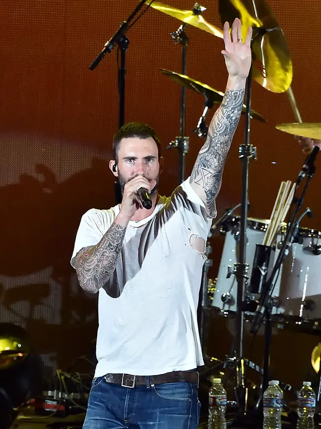 [Bintang] Adam Levine