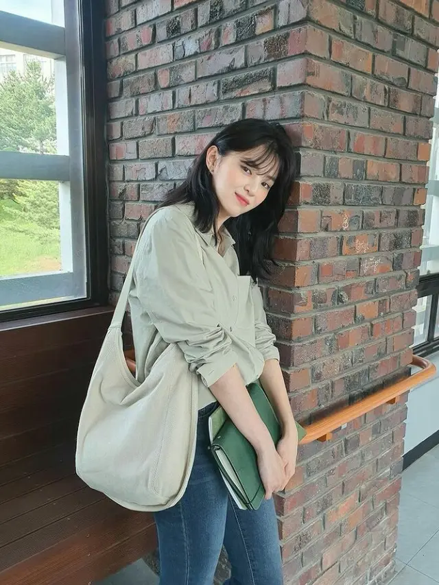 1.  	Shirt + Jeans